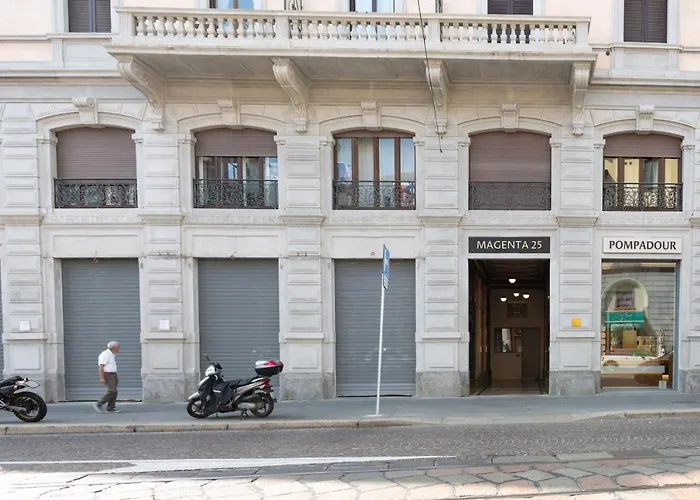 Guesthost - Top Accommodations In The Heart Of !